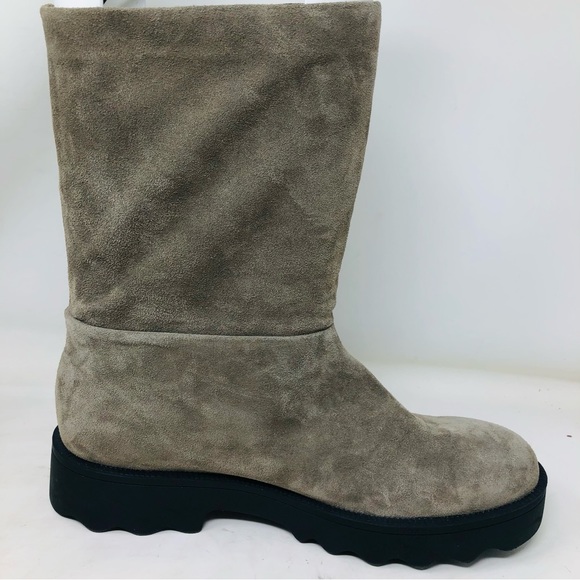 New WO Box, Aerosole Simple Gray Suede Slouch Boot - Picture 2 of 10
